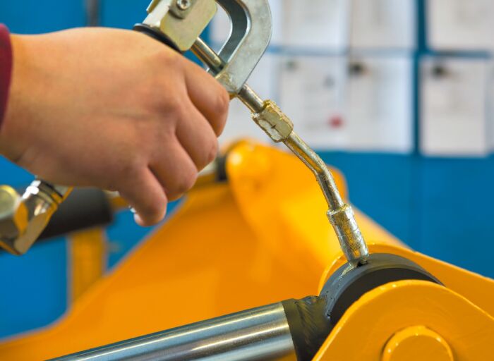 PRAWIDŁOWE SMAROWANIE klucz do wydajności, oszczędności i niezawodności produkcji